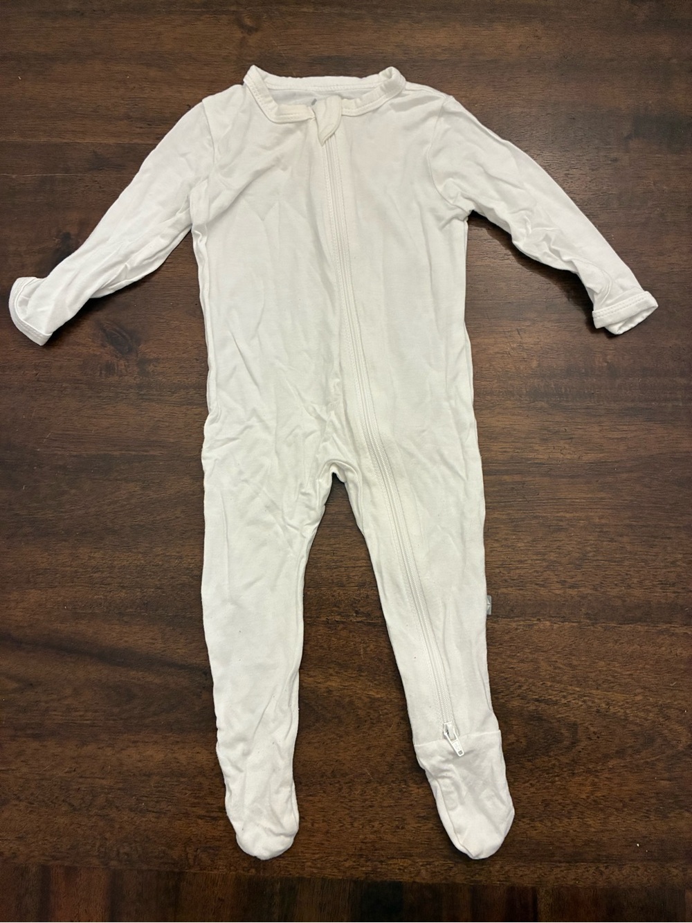 Kyte Baby Zippered Romper 3-6 Months Pajamas Bamboo White Minor Wash Wear